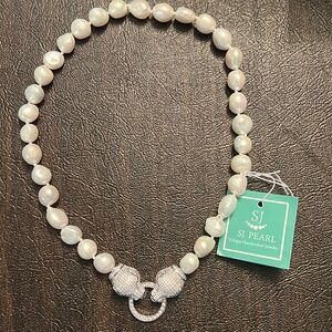SJ pearl necklace